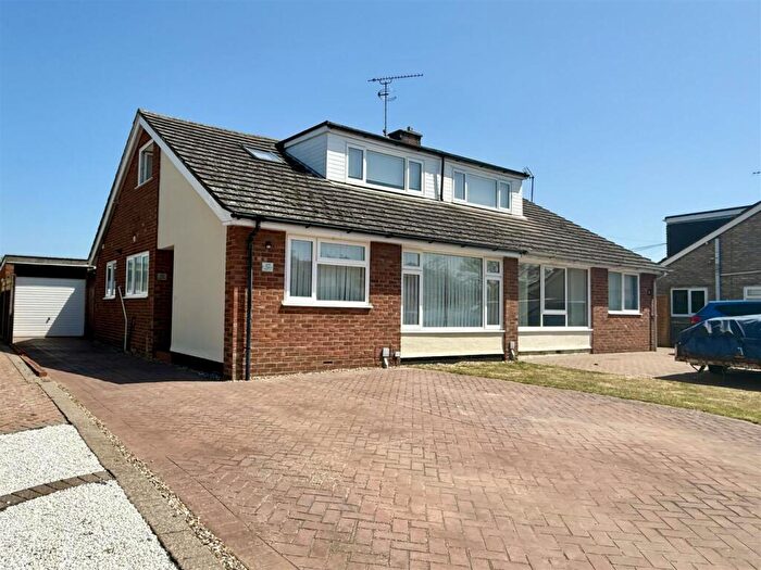 4 Bedroom Semi-Detached Bungalow For Sale In Maple Road, Stowmarket, IP14