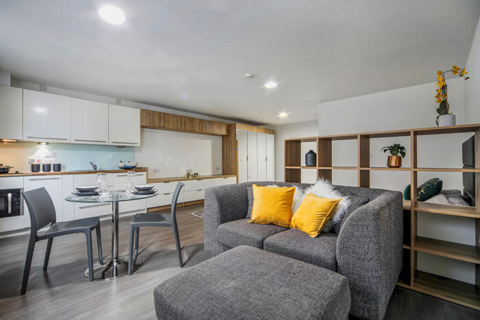 Studio To Rent In St. Johns Road, Leeds, West Yorkshire, LS3