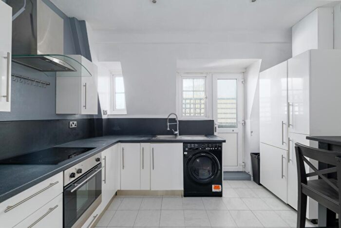 2 Bedroom Flat To Rent In Greenbay Road London, SE7