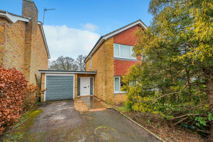 4 Bedroom Detached House To Rent In Merrow Woods, Guildford, Surrey, GU1