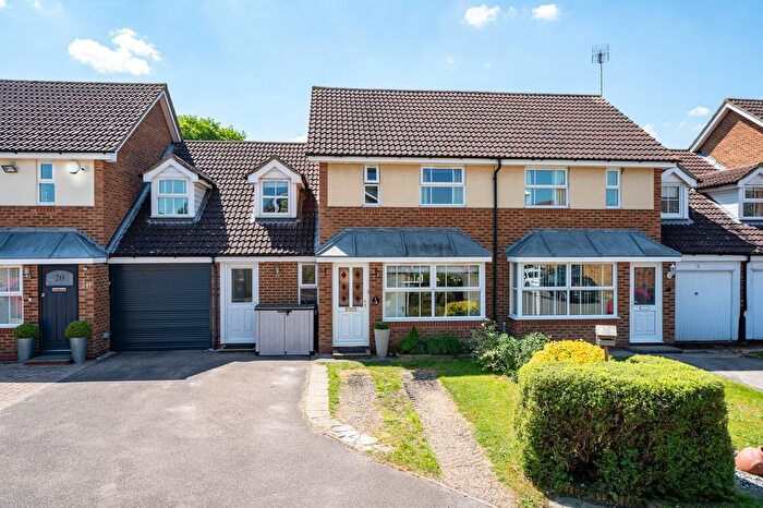 3 Bedroom Terraced House For Sale In Puffin Way, Aylesbury, Buckinghamshire, HP19