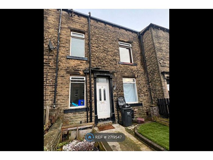 2 Bedroom Terraced House To Rent In Warley Road, Halifax, HX1