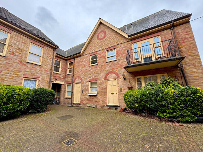 2 Bedroom Flat To Rent In Godfreys Mews, Chelmsford, Essex, CM2