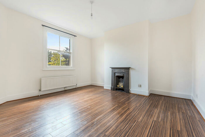 2 Bedroom Apartment To Rent In Manor Avenue, Brockley, London, SE4