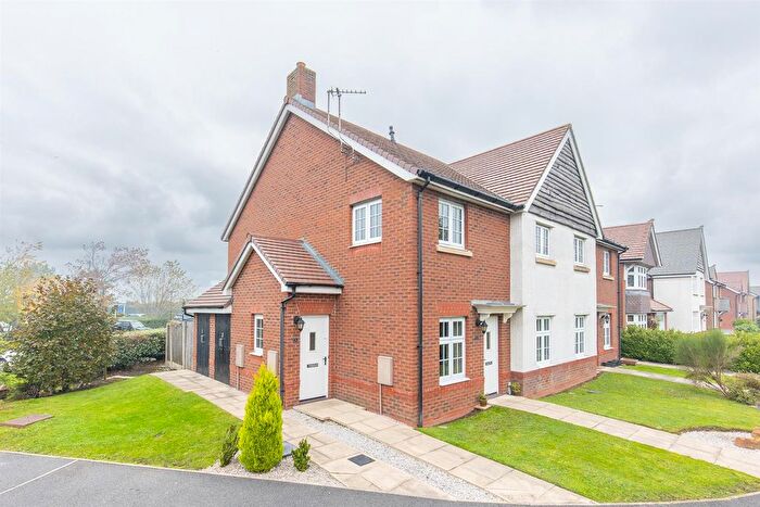 2 Bedroom Flat For Sale In Tillage Close, Walmer Bridge, Preston, PR4