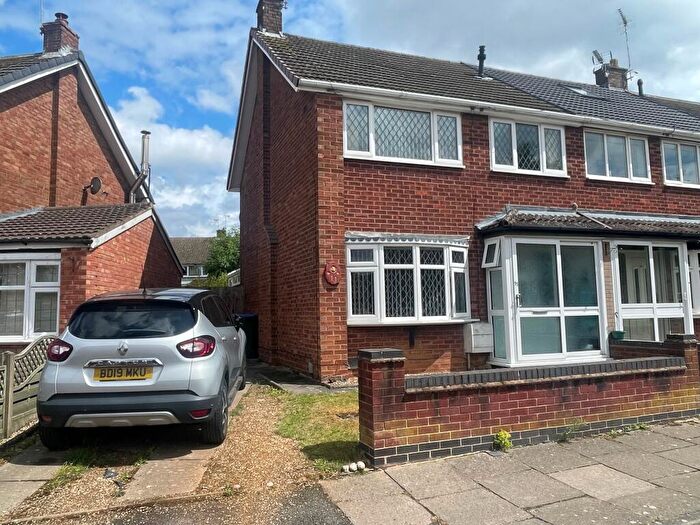 3 Bedroom End Of Terrace House For Sale In The Triangle, Coventry, CV5