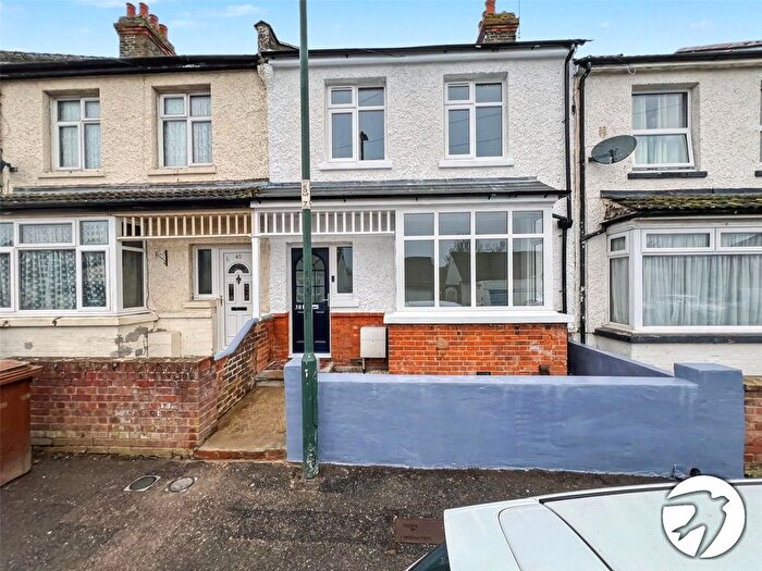 2 Bedroom Terraced House For Sale In Ewart Road, Chatham, Kent, ME4