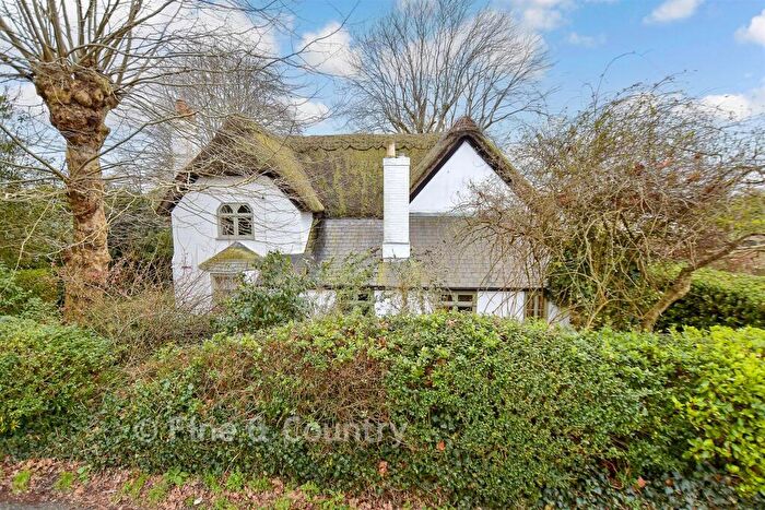 3 Bedroom Detached House For Sale In Wyatts Lane, Northwood, Isle Of Wight, PO31