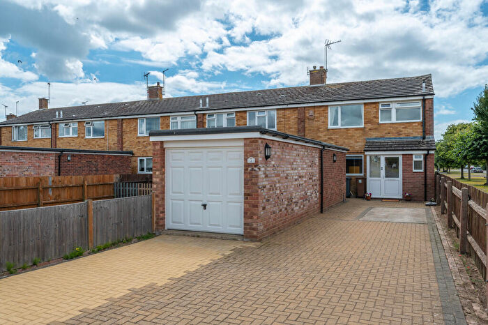 3 Bedroom End Of Terrace House For Sale In Wentworth Drive, Felixstowe, IP11