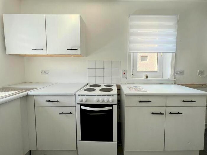 2 Bedroom Flat To Rent In Cochrane, Street, Bathgate, EH48