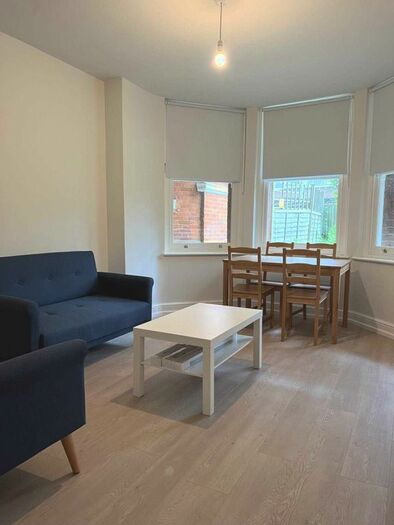 2 Bedroom Flat To Rent In Richmond Way, Shepherd`S Bush, W12