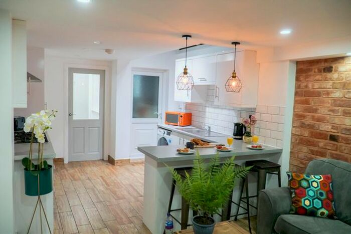 5 Bedroom Terraced House To Rent In Hamilton Road, Ball Hill, Coventry CV2