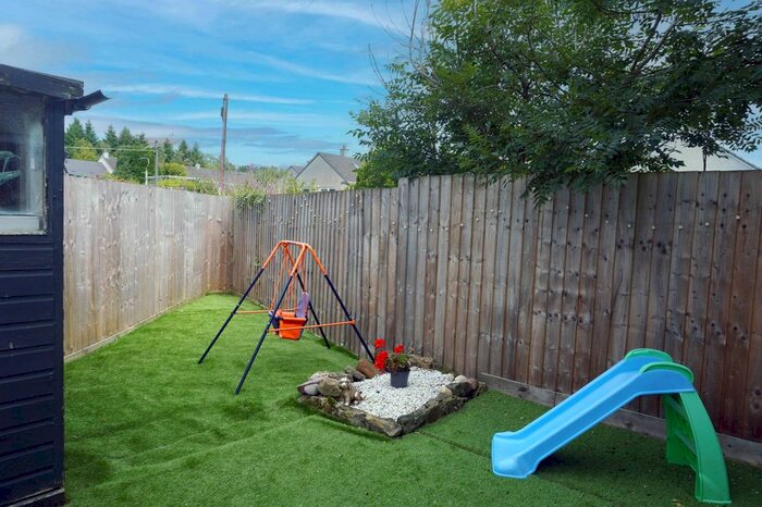 2 Bedroom End Of Terrace House For Sale In Somerville Drive, The Murray, East Kilbride, G75