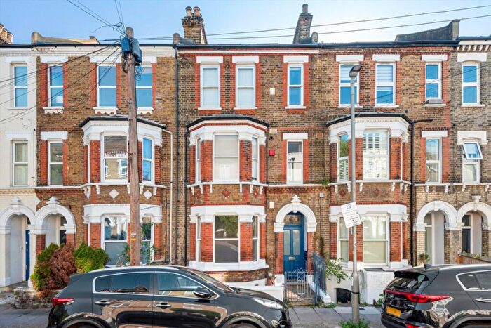 2 Bedroom Flat For Sale In Strathblaine Road, Clapham Junction, SW11