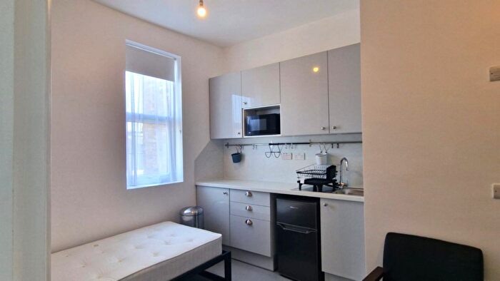 Studio To Rent In Chatsworth Road, London, E5