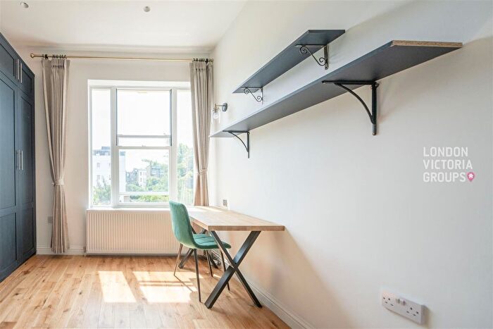 2 Bedroom Property To Rent In - West Cromwell Road, London, SW5
