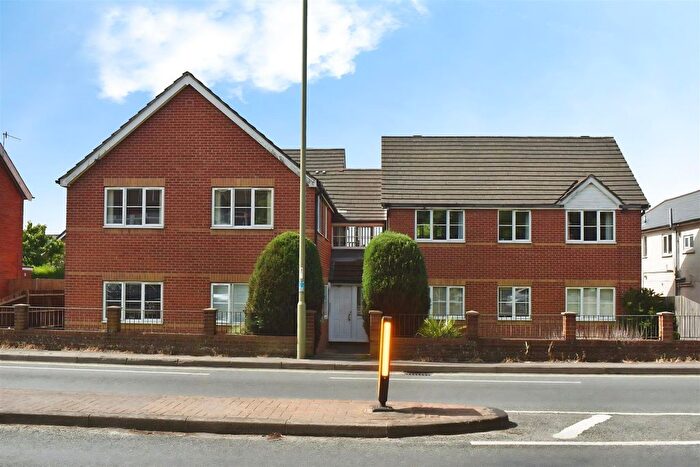 2 Bedroom Flat For Sale In Bridge Road, Park Gate, Southampton, SO31