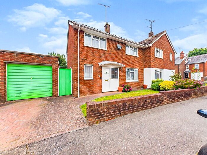 3 Bedroom Semi-Detached House To Rent In Hardy Close, Horsham, RH12