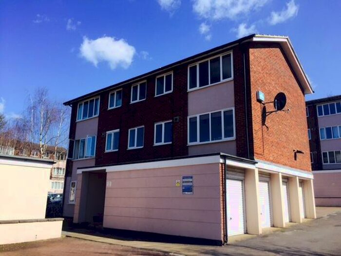 2 Bedroom Apartment To Rent In Lizmans Court, Cowley, OX4