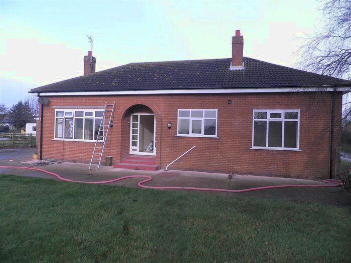 3 Bedroom Bungalow To Rent In Marsh Lane, Ryehill, Hull, HU12