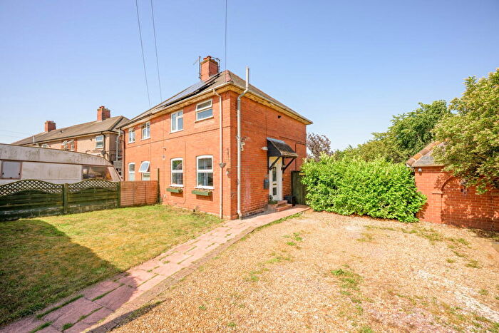 2 Bedroom Semi-Detached House For Sale In Harrowby Close In Grantham, NG31