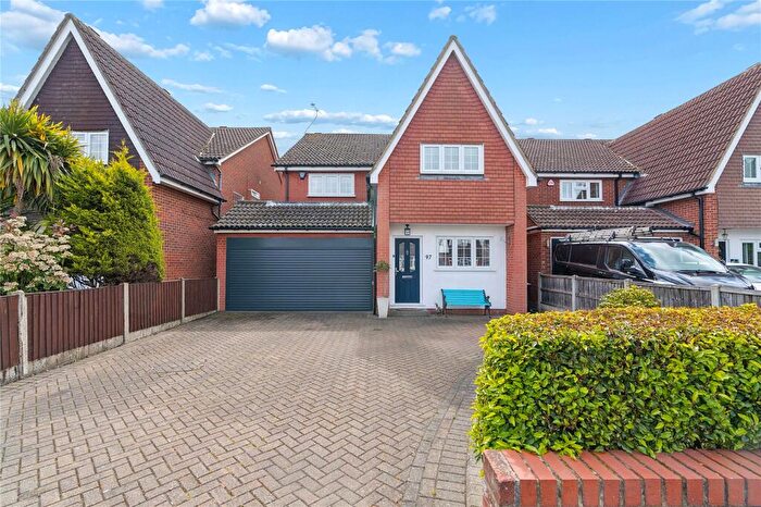 4 Bedroom Detached House For Sale In Station Avenue, Wickford, Essex, SS11