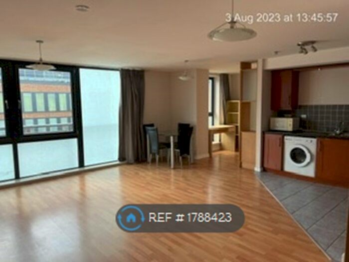 2 Bedroom Flat To Rent In Holm Street, Glasgow, G2