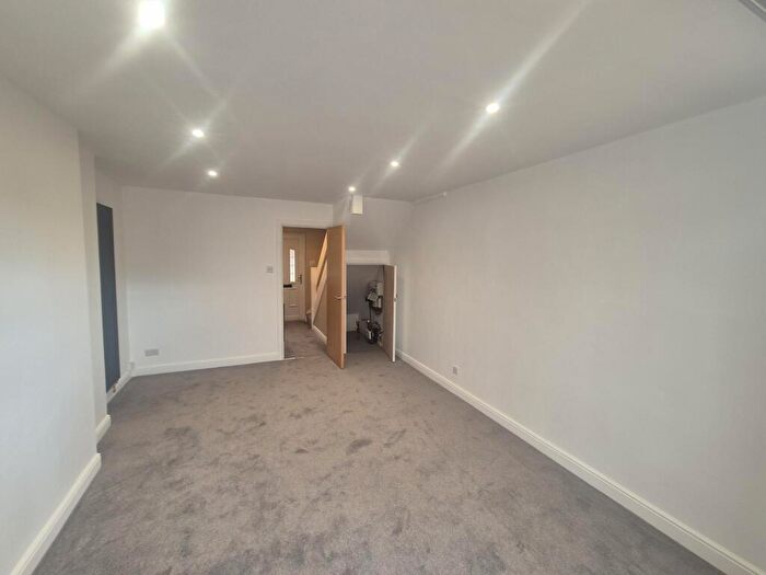 2 Bedroom End Of Terrace House To Rent In Runnymede Road, Yeovil, BA21