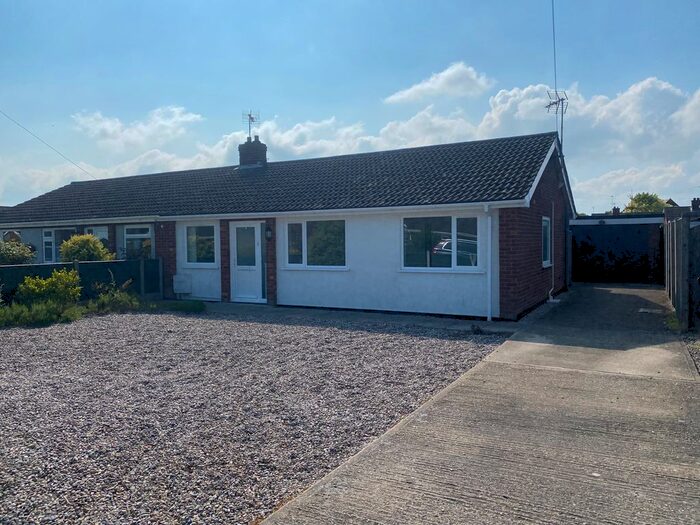 3 Bedroom Bungalow To Rent In Spencer Close, Norwich, NR13