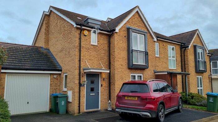 3 Bedroom End Of Terrace House To Rent In Winston Mews, Aylesbury, HP18