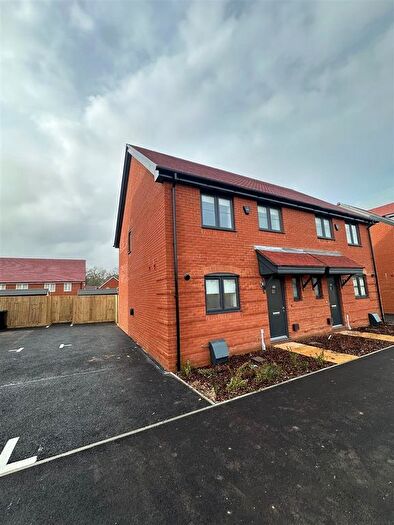 3 Bedroom Semi-Detached House To Rent In Beaulieu Road, Whiteley, Fareham, SO30