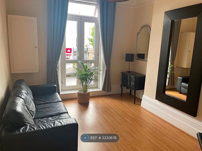 1 Bedroom Flat To Rent In Shepherds Bush Road, London, W6