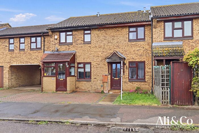 2 Bedroom Terraced House For Sale In Shaw Crescent, Tilbury, RM18
