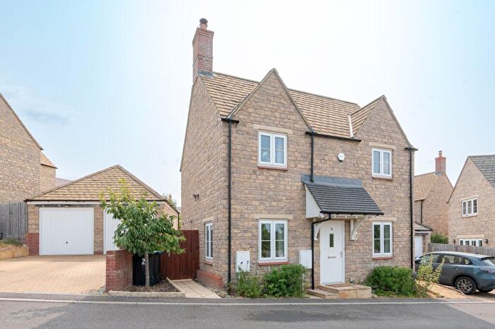 3 Bedroom Detached House For Sale In Crecy View Place, Tackley, OX5