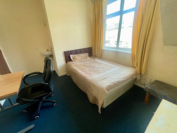 1 Bedroom Studio To Rent In Manchester Road, Huddersfield, HD1