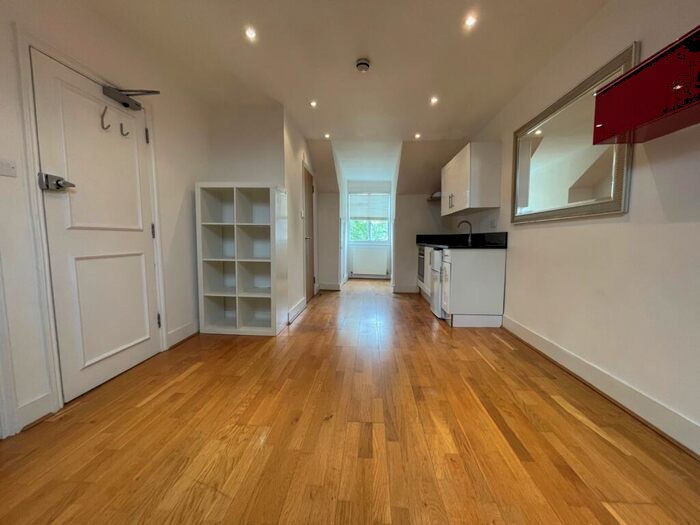 1 Bedroom Flat To Rent In Finsbury Park Road, Finsbury Park, N4