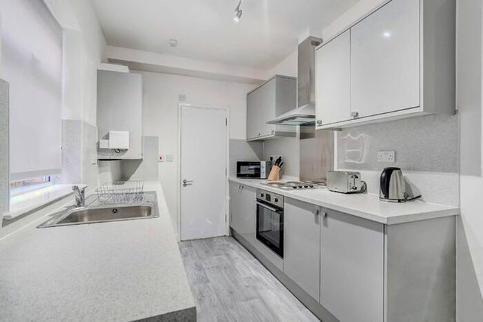 4 Bedroom Terraced House To Rent In Raddlebarn Road, Selly Oak, Birmingham, B29