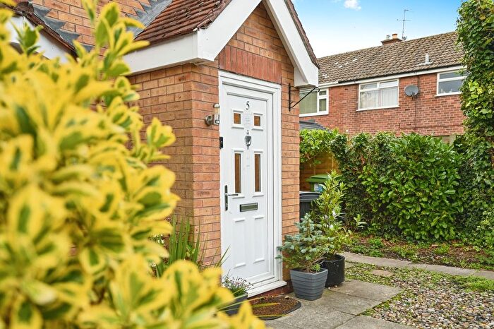 2 Bedroom End Of Terrace House For Sale In Lamerton Close, Warrington, Cheshire, WA5