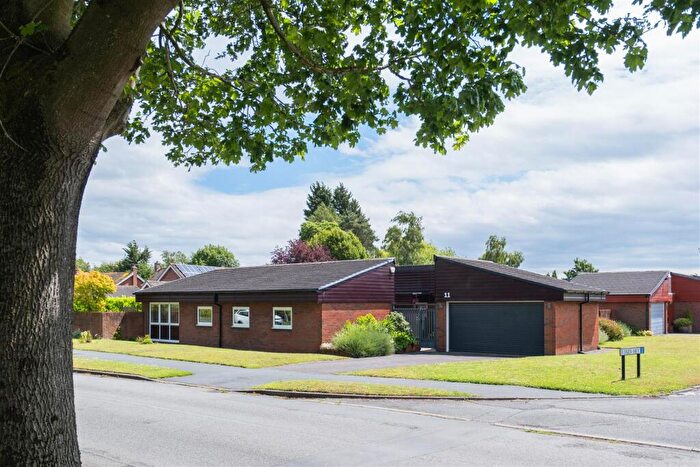 4 Bedroom Bungalow For Sale In Denehurst Parkway, Cuddington, Northwich, CW8