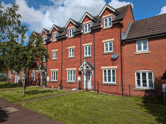 3 Bedroom House To Rent In King Edward Close, Calne, SN11