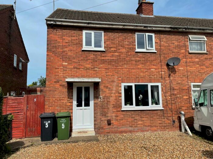 3 Bedroom Semi-Detached House To Rent In Woolstencroft Avenue, King's Lynn, PE30