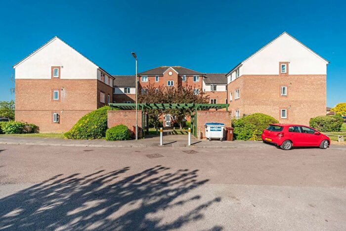 2 Bedroom Flat For Sale In Shetland House, Watford, WD18