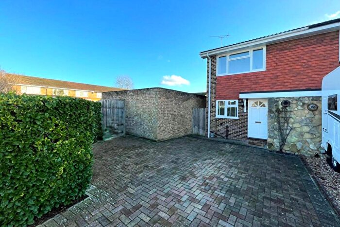2 Bedroom End Of Terrace House For Sale In Colne Way, Ash, Surrey, GU12