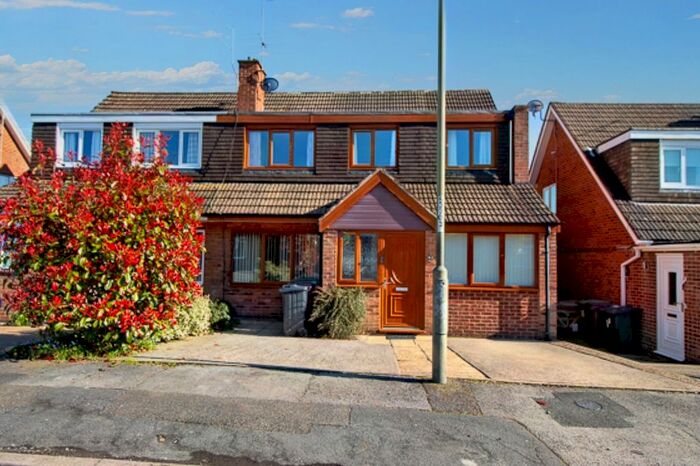 4 Bedroom Semi-Detached House To Rent In Hazel Avenue, Killamarsh, S21