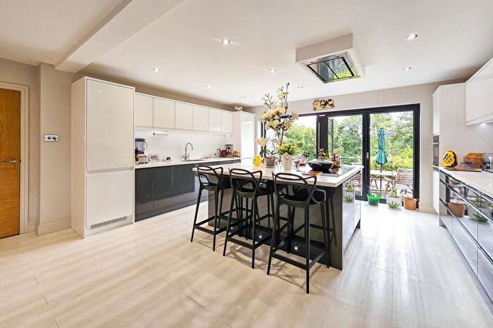 4 Bedroom House For Sale In Knox Park, Killinghall, HG3