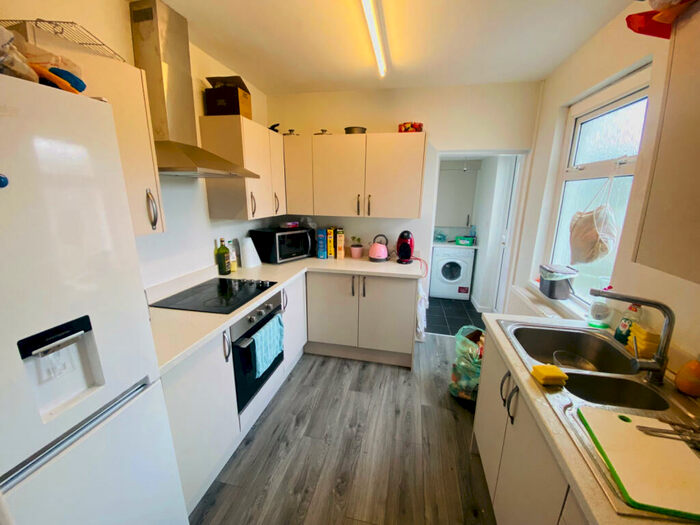 4 Bedroom End Of Terrace House To Rent In Breaval Street, Cardiff, CF24