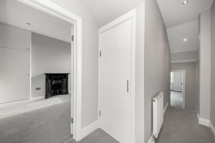2 Bedroom Flat For Sale In Honor Oak Park, Forest Hill, SE23