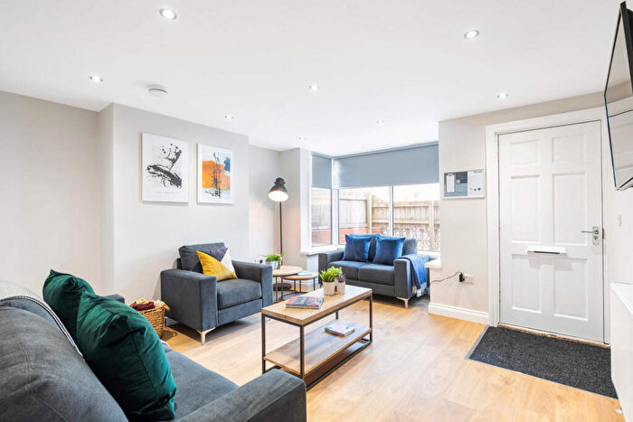 6 Bedroom House To Rent In Mayville Road, Leeds, LS6