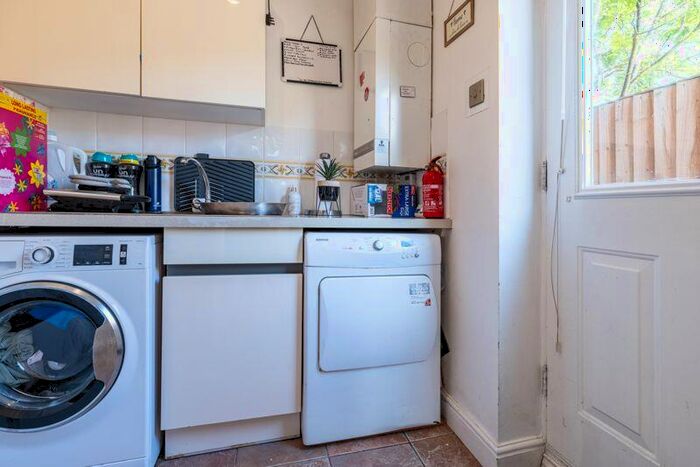5 Bedroom Detached House For Sale In Langton Drive, Two Mile Ash, Milton Keynes, MK8