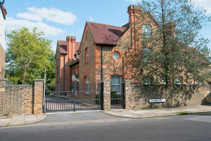 3 Bedroom Terraced House To Rent In Amherst Road, London, W13